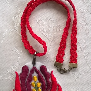 Kalocsai piros virág - ékszer - nyaklánc - medál - Meska.hu