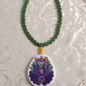 Lila Matyó tulipán   - ékszer - nyaklánc - medálos nyaklánc - Meska.hu