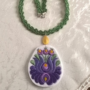 Lila Matyó tulipán   - ékszer - nyaklánc - medálos nyaklánc - Meska.hu