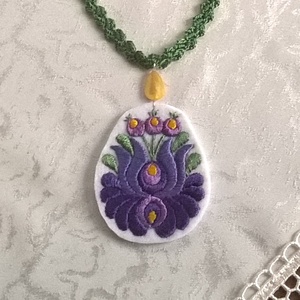 Lila Matyó tulipán   - ékszer - nyaklánc - medálos nyaklánc - Meska.hu