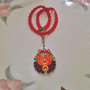 Matyó nyaklánc, Ékszer, Nyaklánc, Medálos nyaklánc, Ékszerkészítés, Hímzés, MESKA