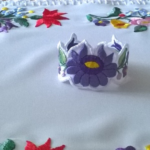 Hímzett karkötő - ékszer - karkötő - széles karkötő - Meska.hu