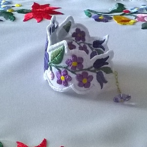 Hímzett karkötő - ékszer - karkötő - széles karkötő - Meska.hu