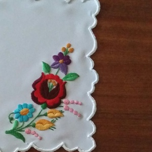 Kalocsai terítő - otthon & életmód - dekoráció - asztal és polc dekoráció - asztaldísz - Meska.hu