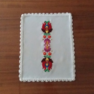 Matyó terítő - otthon & életmód - dekoráció - asztal és polc dekoráció - asztaldísz - Meska.hu