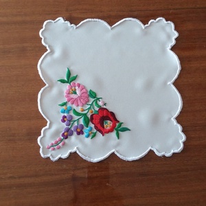 Kalocsai kis terítő - otthon & életmód - dekoráció - asztal és polc dekoráció - asztaldísz - Meska.hu