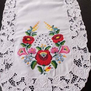 kalocsai  riseliös futó  - otthon & életmód - dekoráció - asztal és polc dekoráció - horgolt & csipketerítő - Meska.hu