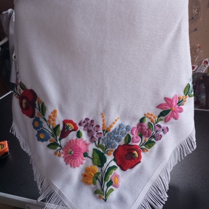 polár  hímzett  vállkendő - Meska.hu