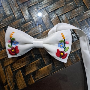 csokornyakkendő,  kézzel  hímzett  kalocsai  mintás, Esküvő, Kiegészítők, Nyakkendő, Hímzés, MESKA