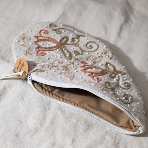 Csepp alakú tartó - gyöngyös tulipános - táska & tok - neszesszer - Meska.hu