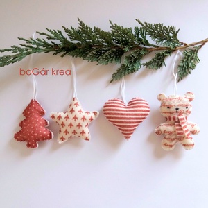 Piros-fehér karácsonyi díszek (maci, csillag, fenyő, szív) - 4 db-os szett  - függeszthető dekoráció - karácsony - Meska.hu