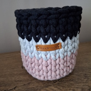 16 cm magas tároló., Otthon & Életmód, Tárolás & Rendszerezés, Íróasztali tároló, Horgolás, MESKA