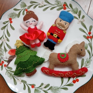 Diótörő karácsonyfadísz 4 db - karácsony - karácsonyi lakásdekoráció - karácsonyfadíszek - Meska.hu