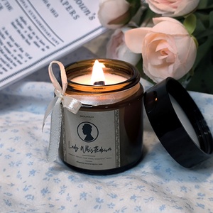 Bridgerton illatgyertya 120g, Lady Whistledown szójagyertya - otthon & életmód - gyertya, illat, aroma - gyertya - Meska.hu