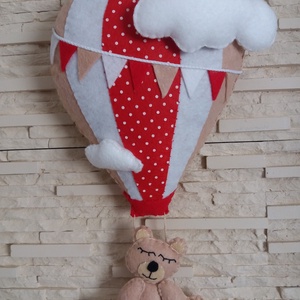 Babaszoba dekoráció - hőlégballonos maci (piros), Otthon & Életmód, Babaszoba, gyerekszoba, Babaszoba dekoráció, Mindenmás, Varrás, MESKA