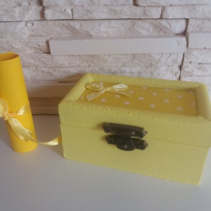 Vidám fa dobozka - halványsárga színben, Otthon & Életmód, Dekoráció, Asztal és polc dekoráció, Díszdoboz, Festett tárgyak, Mindenmás, MESKA