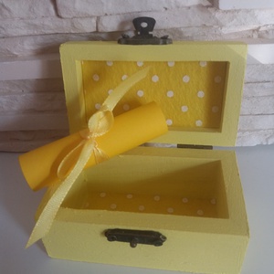 Vidám fa dobozka - halványsárga színben - otthon & életmód - dekoráció - asztal és polc dekoráció - díszdoboz - Meska.hu