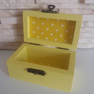 Vidám fa dobozka - halványsárga színben - otthon & életmód - dekoráció - asztal és polc dekoráció - díszdoboz - Meska.hu