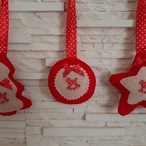 Filc karácsonyi szett - pirosban, hintalóval - karácsony - karácsonyi lakásdekoráció - karácsonyfadíszek - Meska.hu