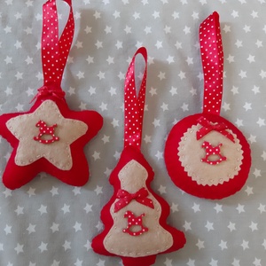 Filc karácsonyi szett - pirosban, hintalóval - karácsony - karácsonyi lakásdekoráció - karácsonyfadíszek - Meska.hu