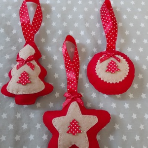 Filc karácsonyi dísz szett - pirosban, fenyőfával - karácsony - karácsonyi lakásdekoráció - karácsonyfadíszek - Meska.hu
