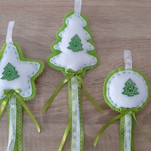Filc téli trió - világoszöld, fenyőfás szett, hópelyhes szalaggal - karácsony - karácsonyi lakásdekoráció - karácsonyfadíszek - Meska.hu