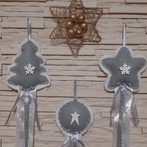 Filc téli trió - szürke, hópelyhes szett, ezüst hópelyhes szalaggal - karácsony - karácsonyi lakásdekoráció - karácsonyfadíszek - Meska.hu