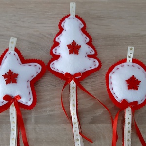 Filc téli trió - fehér-piros, csillagos szett, bézs, arany csillagos szalaggal - karácsony - karácsonyi lakásdekoráció - karácsonyfadíszek - Meska.hu