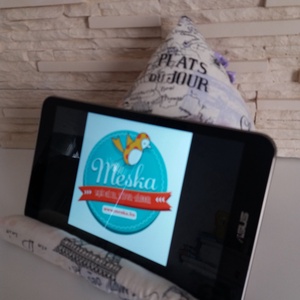 Tablet, telefon és kütyütartó párna - Párizs, lila virággal - táska & tok - laptop & tablettartó - ebook & tablet tok - Meska.hu Tablet, telefon és kütyütartó párna - Párizs, lila virággal - táska & tok - laptop & tablettartó - ebook & tablet tok - Meska.hu