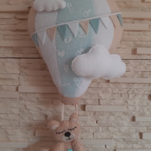 Babaszoba dekoráció - hőlégballonos maci (halvány menta), Otthon & Életmód, Dekoráció, Fali és függő dekoráció, Falra akasztható dekor, Mindenmás, Varrás, MESKA