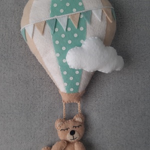 Babaszoba dekoráció - hőlégballonos maci (menta) - otthon & életmód - dekoráció - fali és függő dekoráció - falra akasztható dekor - Meska.hu