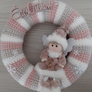 Téli, horgolt kopogtató pasztell színekben - rózsaszín, angyalkás - otthon & életmód - dekoráció - ajtó- és ablak dekoráció - ajtódísz & kopogtató - Meska.hu