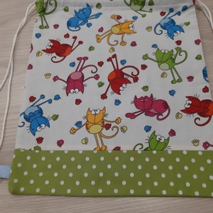 Tornazsák - cuki cicók, fűzöld pöttyössel - játék & sport - ovis felszerelés - ovis tornazsák - Meska.hu