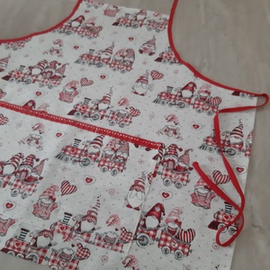 Ünnepi kötény hölgyeknek - vonatozó manók, piros és bézs  színvilágban - otthon & életmód - konyhafelszerelés, tálalás - konyhai textil - kötény - Meska.hu