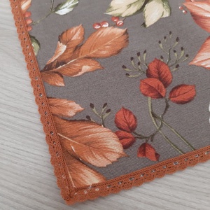 Őszi terítő, asztalközép pamutcsipkével - leveles, őszi natúr színvilágban - otthon & életmód - konyhafelszerelés, tálalás - tálalás - terítő - Meska.hu