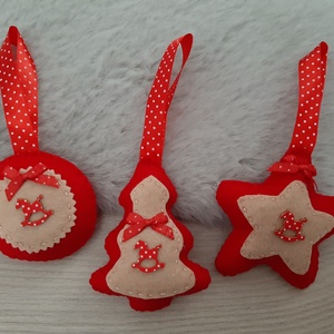 Filc karácsonyi szett - pirosban, hintalóval - karácsony - karácsonyi lakásdekoráció - karácsonyfadíszek - Meska.hu