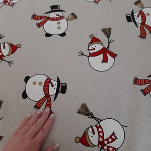 Ünnepi asztalközép, terítő - vidám hóemberek, natúr alapon - otthon & életmód - konyhafelszerelés, tálalás - tálalás - terítő - Meska.hu