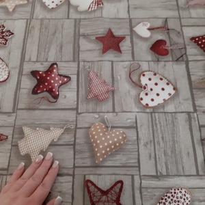 Ünnepi asztalközép, terítő - fenyők és szívecskék, natúr alapon - otthon & életmód - konyhafelszerelés, tálalás - tálalás - terítő - Meska.hu