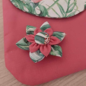 Virágos kistáska, japán kanzasi kitűzővel - trópusi és pink színvilágban - táska & tok - kézitáska & válltáska - vállon átvethető táska - Meska.hu