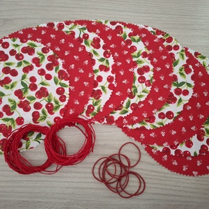 Befőttes tető szett - 10 db-os, meggyes és piros alapon finom mintás variáció (meggy, cseresznye) - otthon & életmód - konyhafelszerelés, tálalás - konyhai textil - edényfogó & edényfedő - Meska.hu