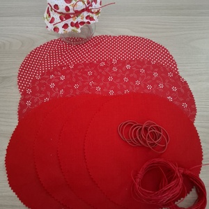 Befőttes tető szett - 12 db-os - piros variációk (eper, meggy, cseresznye, barack), Otthon & Életmód, Konyhafelszerelés, tálalás, Konyhai textil, Edényfogó & Edényfedő, Mindenmás, MESKA