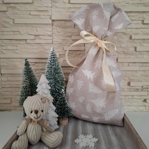 Ajándék zsák - fehér fenyők, natúr alapon, Karácsony, Mikulás, Mikulás zsák, Varrás, MESKA
