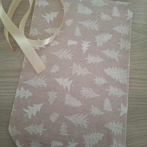 Ajándék zsák - fehér fenyők, natúr alapon - karácsony - mikulás - mikulás zsák - Meska.hu