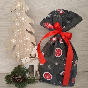 Mikulás zsák - hópelyhek, szürke és piros színvilágban - karácsony - mikulás - mikulás zsák - Meska.hu