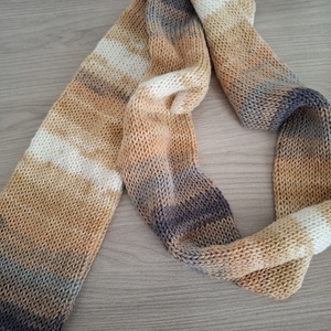 Kötött csősál batikolt fonalból - őszi szellő (szürke és bézs árnyalatok) - ruha & divat - sál, sapka, kendő - sál - Meska.hu