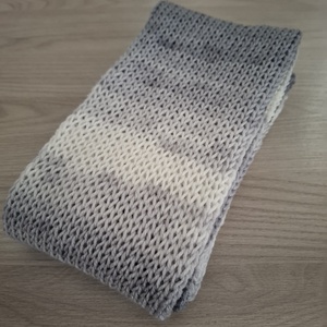 Kötött csősál batikolt fonalból - ezüsthold  - ruha & divat - sál, sapka, kendő - sál - Meska.hu