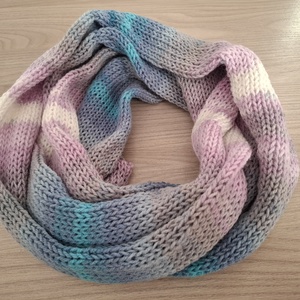 Kötött csősál batikolt fonalból - jégkirálynő (lilás és kékes árnyalatok) - Meska.hu