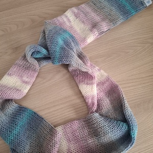 Kötött csősál batikolt fonalból - jégkirálynő (lilás és kékes árnyalatok) - ruha & divat - sál, sapka, kendő - sál - Meska.hu