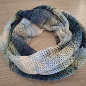 Kötött csősál batikolt fonalból - téli varázslat (zöldes és kékes árnyalatok) - Meska.hu