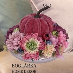Rózsaszín őszi asztaldísz bársony tökkel, Otthon & Életmód, Dekoráció, Asztal és polc dekoráció, Horgolt & Csipketerítő, Virágkötés, Mindenmás, MESKA